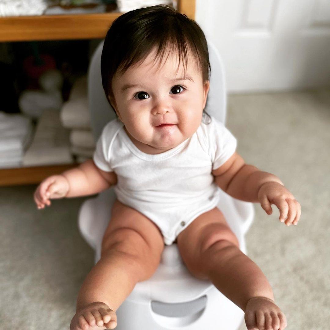 baby on potty